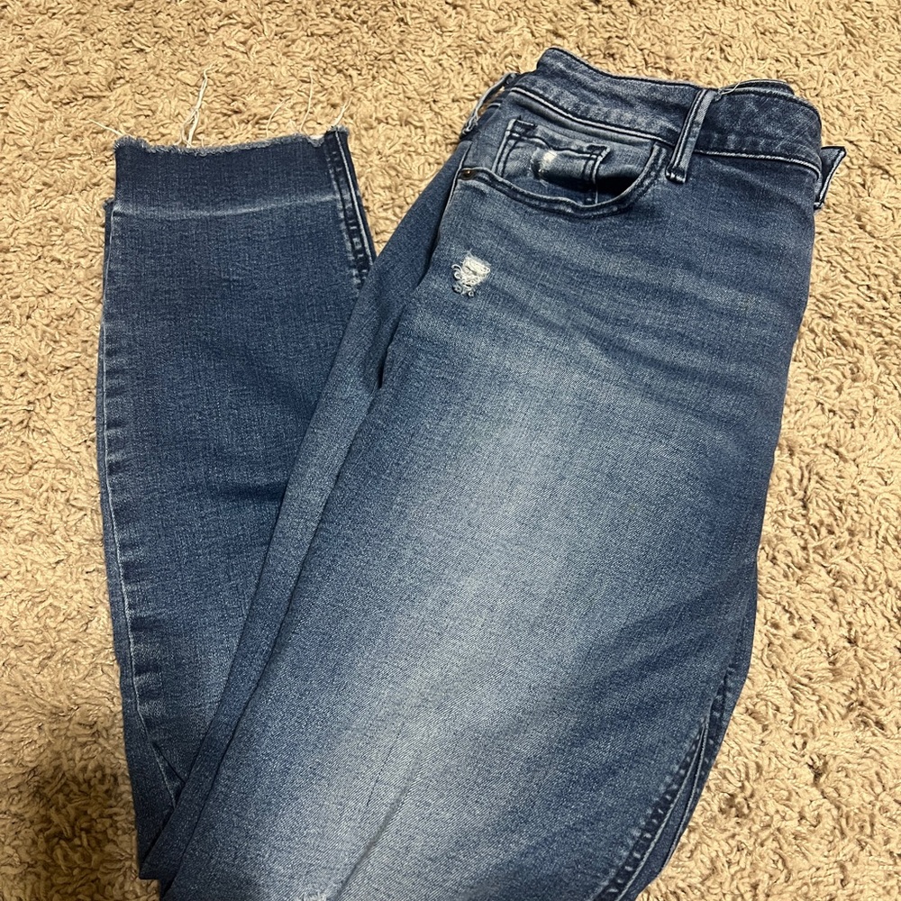 Old navy rockstar distressed jeans size 10